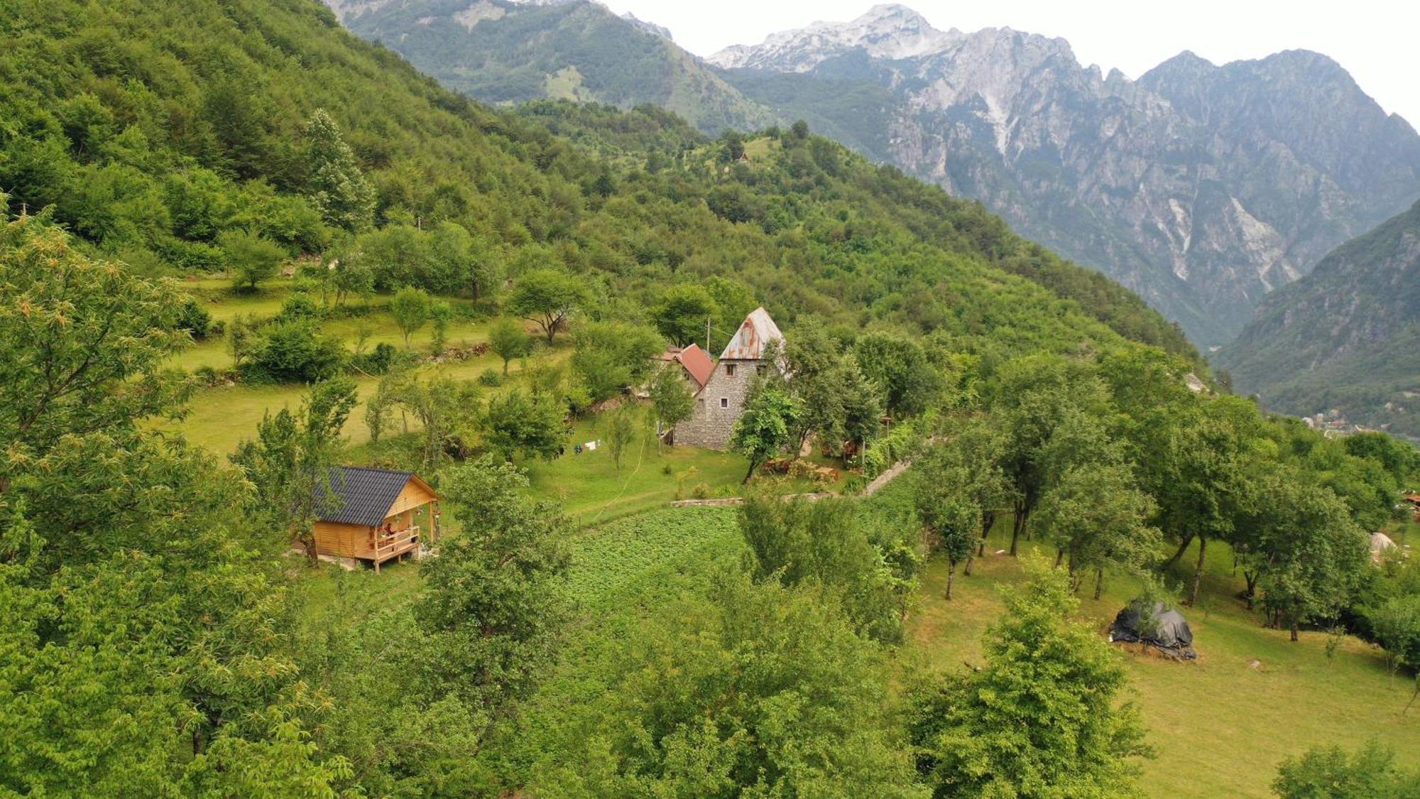 Bujtina Shkambi Hotell Theth Exteriör bild