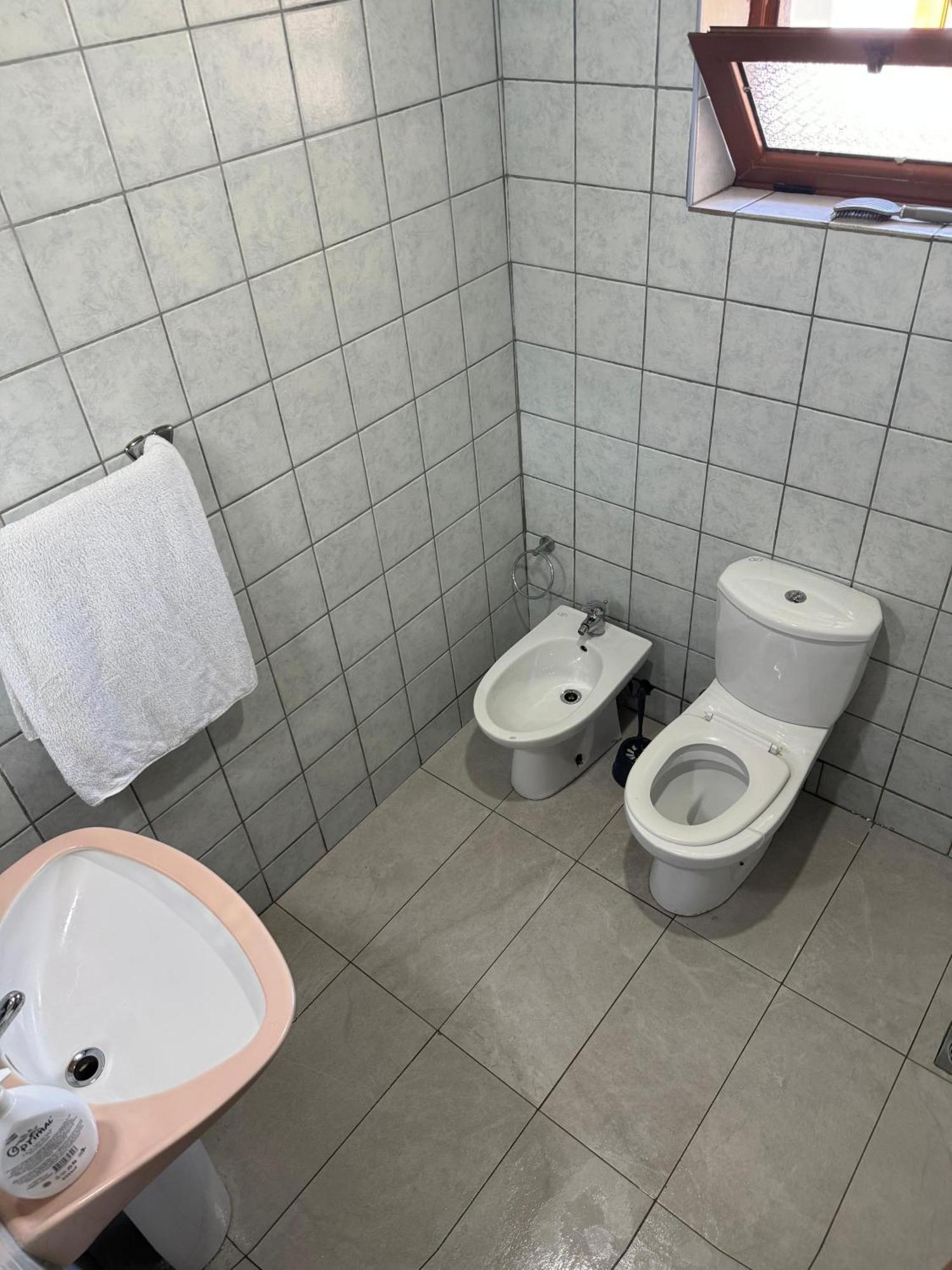 Bujtina Shkambi Hotell Theth Exteriör bild